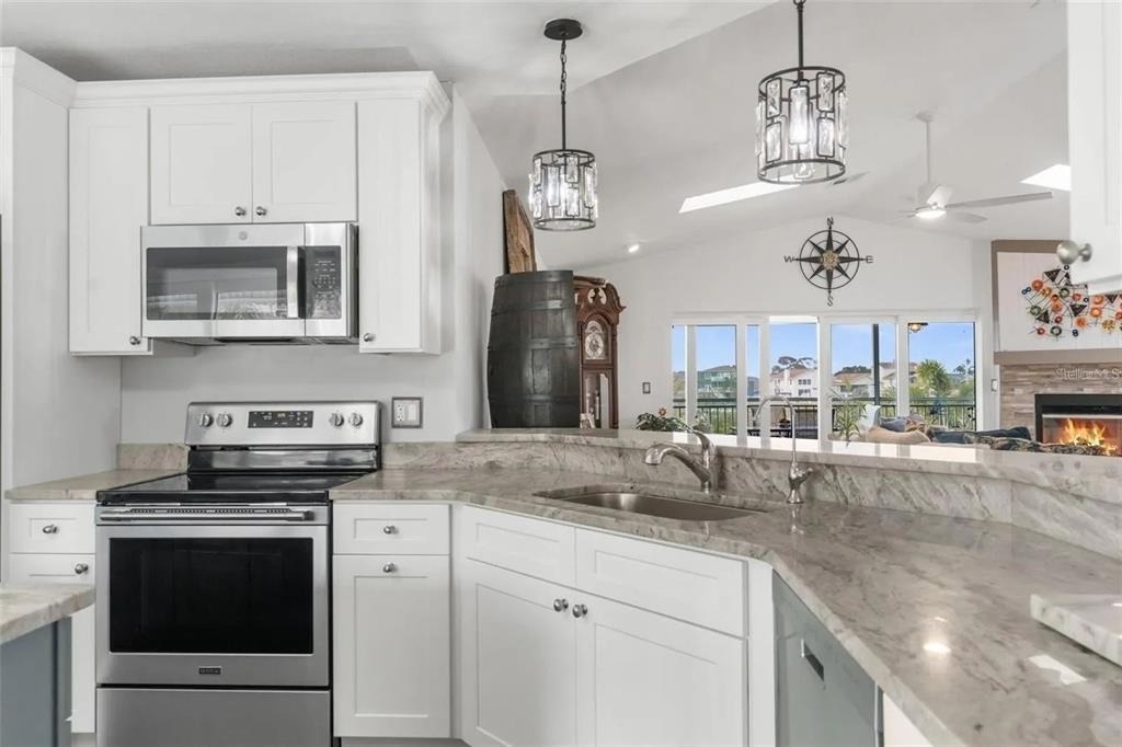 6029 Bayway Court - Photo 11