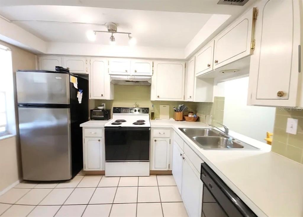 4240 Sheldon Place - Photo 4