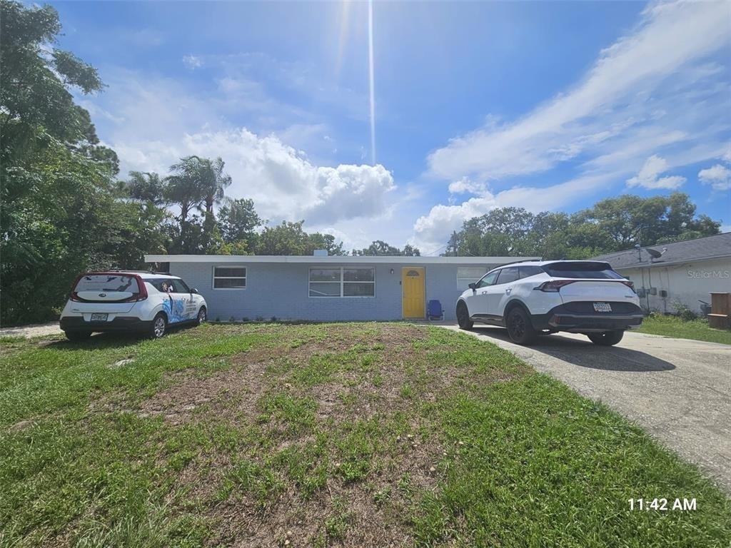1953 W Skyline Dr - Photo 4