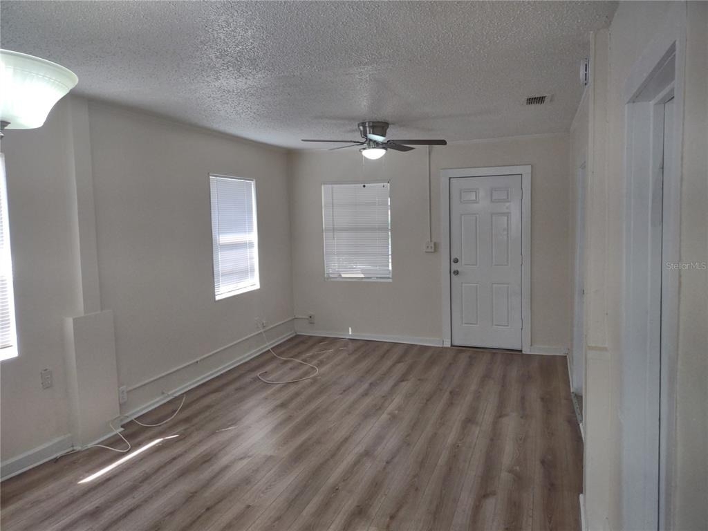 1407 Monroe Avenue - Photo 4