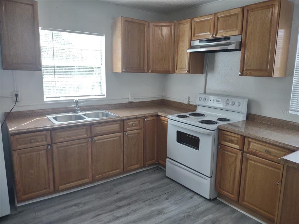 1407 Monroe Avenue - Photo 1