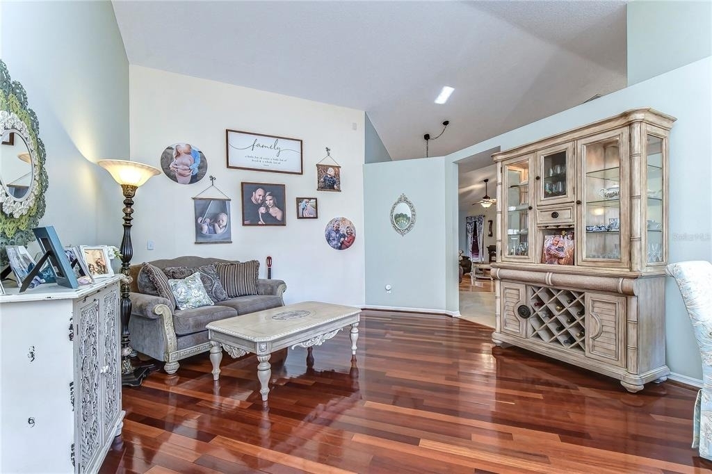 9502 Sunnyoak Drive - Photo 2