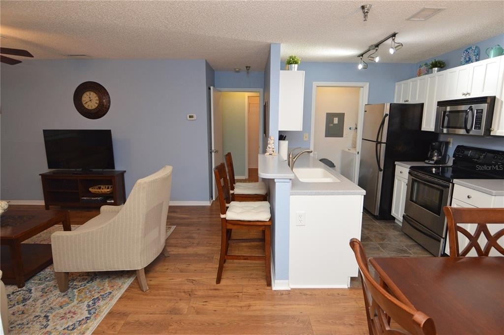 10263 Gandy Boulevard N - Photo 14