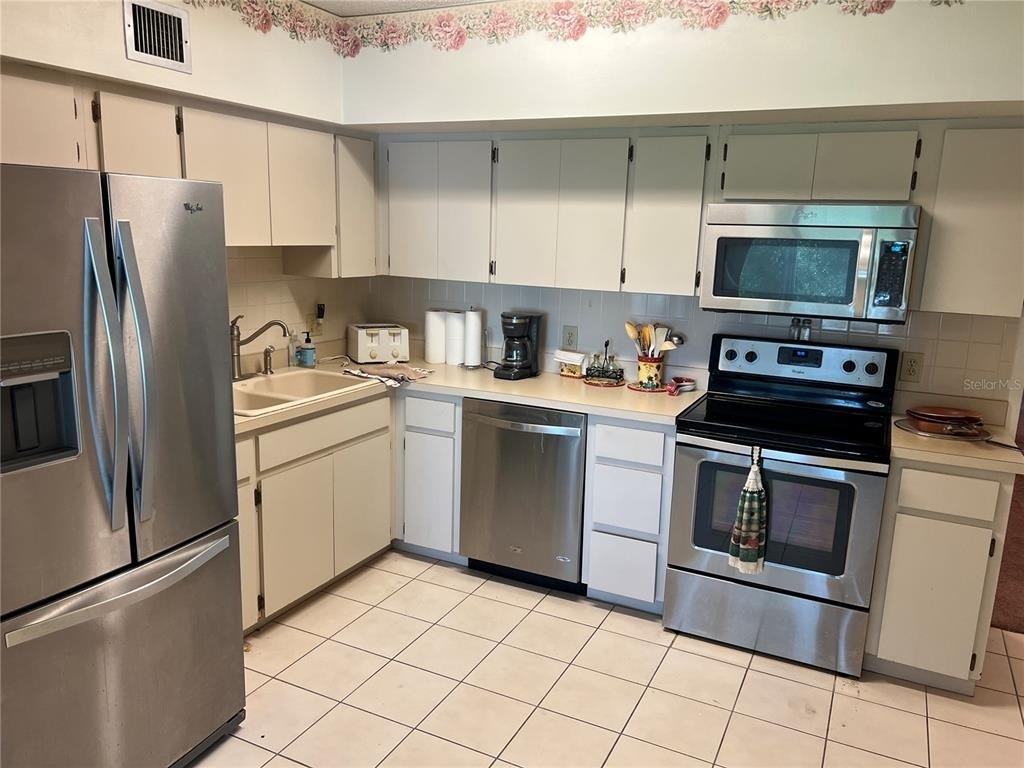 2361 Ecuadorian Way - Photo 11