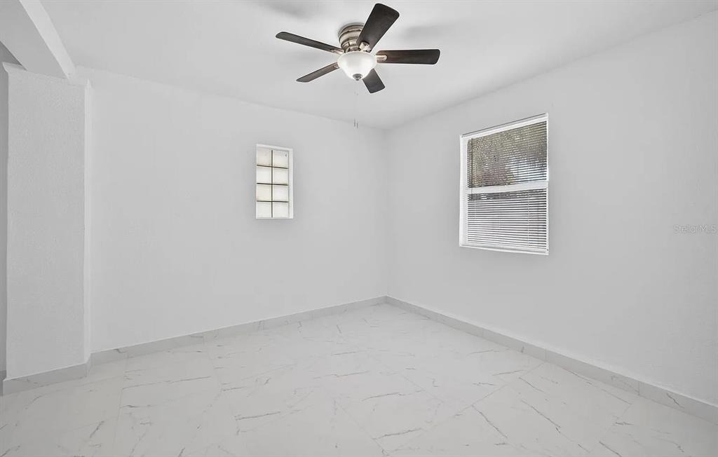 5517 Gulfport Boulevard S - Photo 9