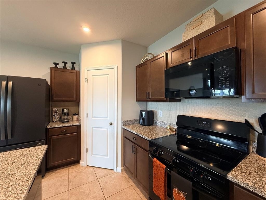 1169 Lexington Lane - Photo 15