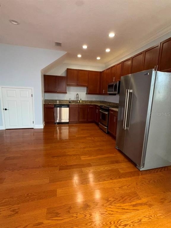 113 S Packwood Avenue - Photo 3