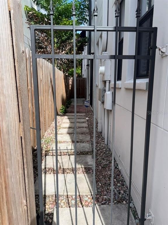 113 S Packwood Avenue - Photo 31