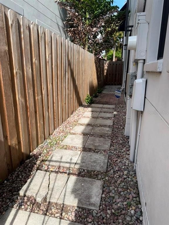 113 S Packwood Avenue - Photo 32