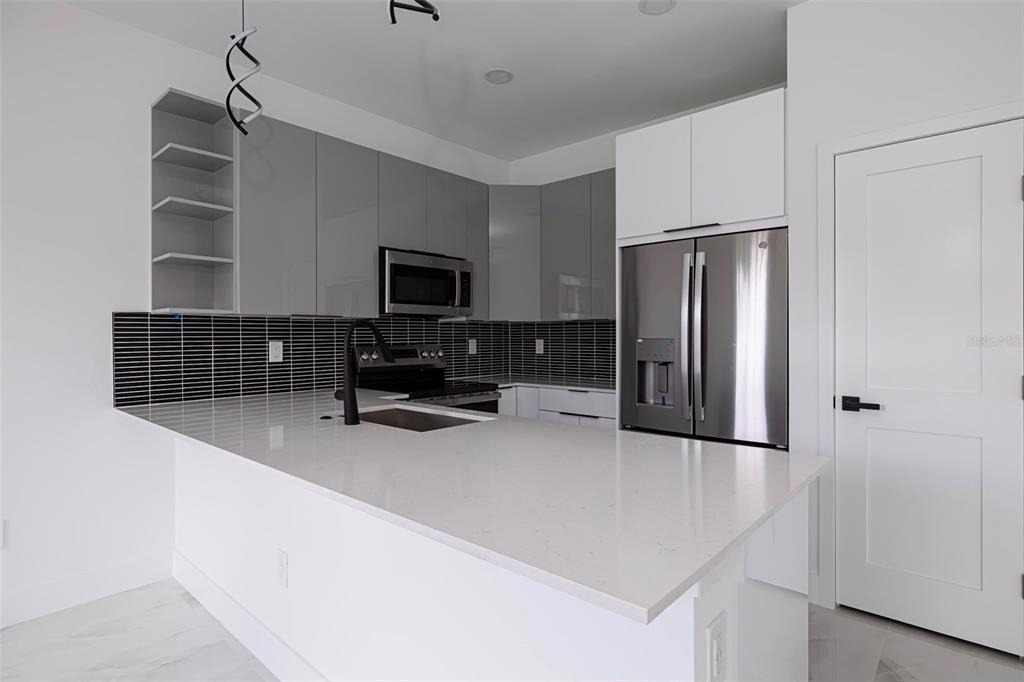2025 Barroso Street - Photo 3