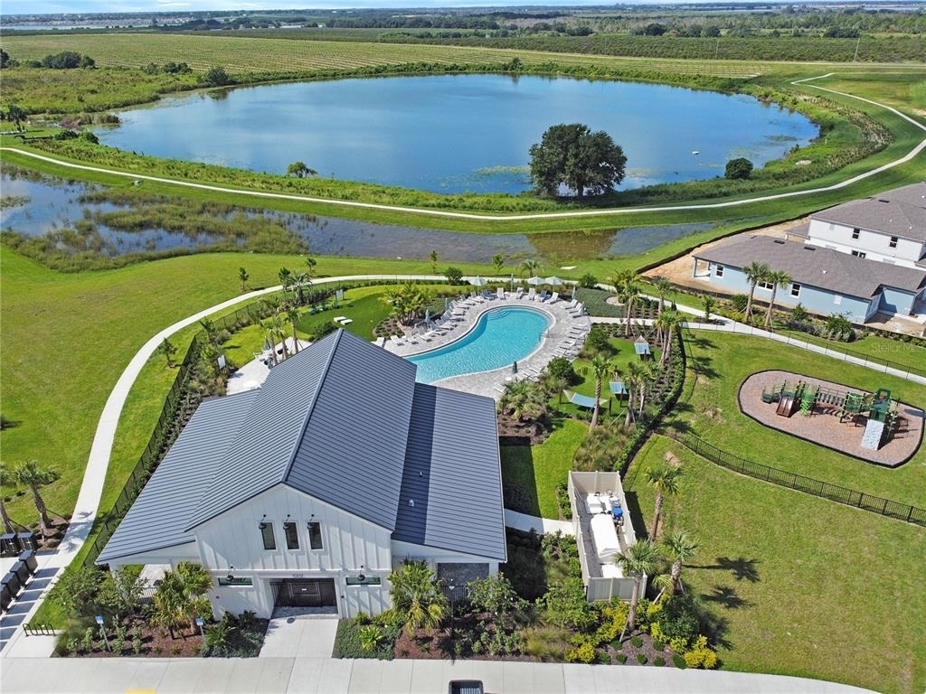 437 Waterford Drive - Photo 2