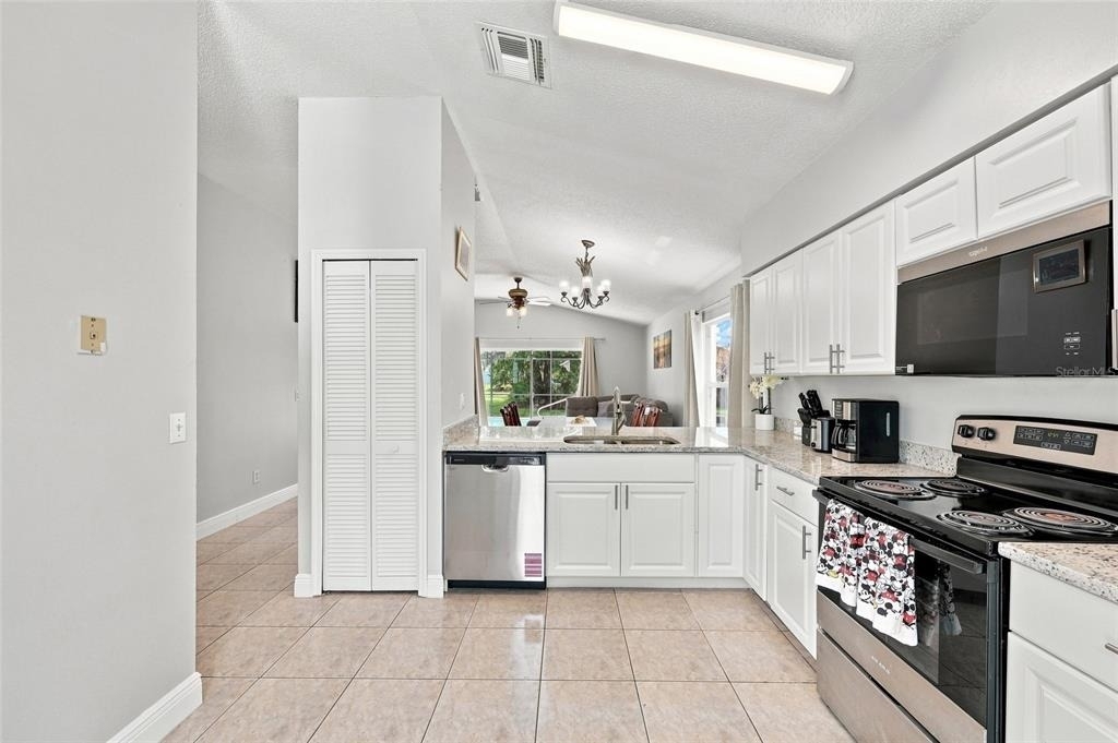 2537 Chatham Circle - Photo 9