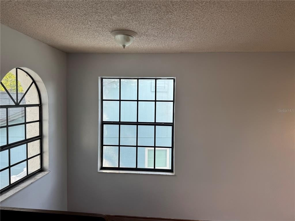 1212 Indian Bluff Drive - Photo 4
