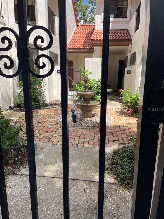 546 Via Fontana Drive - Photo 2
