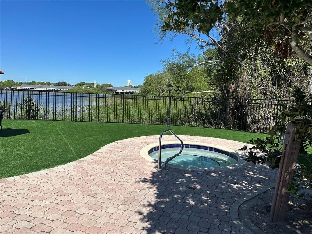 249 Afton Square - Photo 13