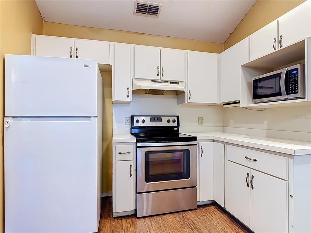 2108 Jonathan Lane - Photo 8