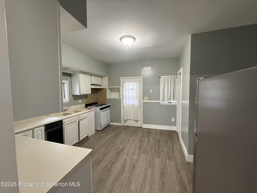 617 Harrison Avenue - Photo 5