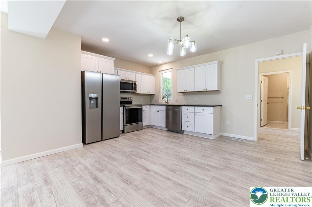 1156 William Street - Photo 8