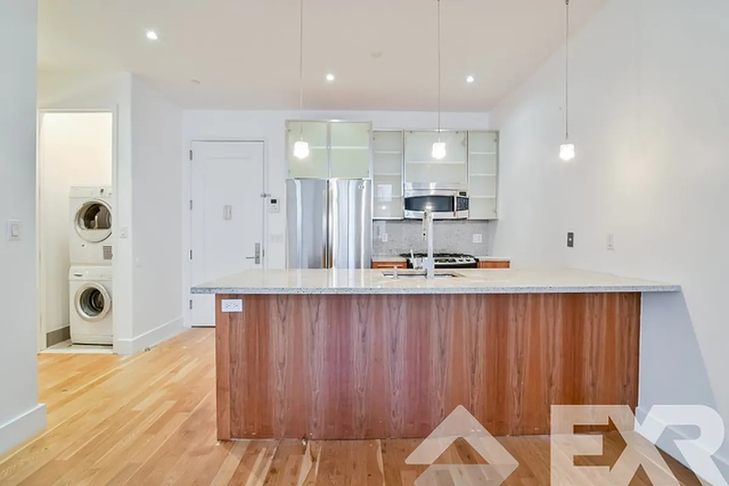 140 Hope Street - Photo 0