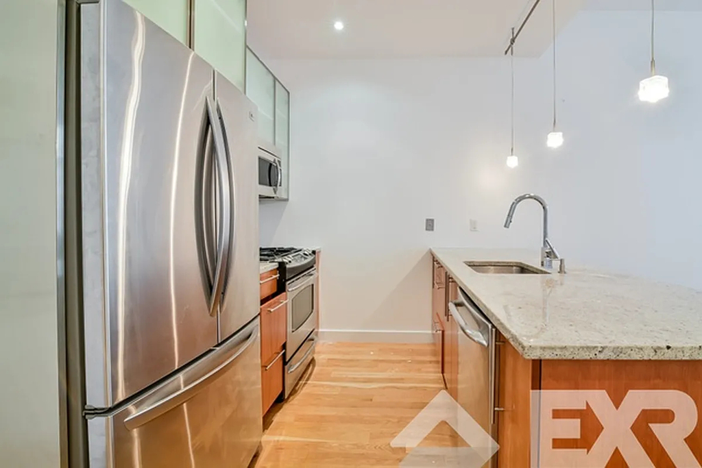 140 Hope Street - Photo 1