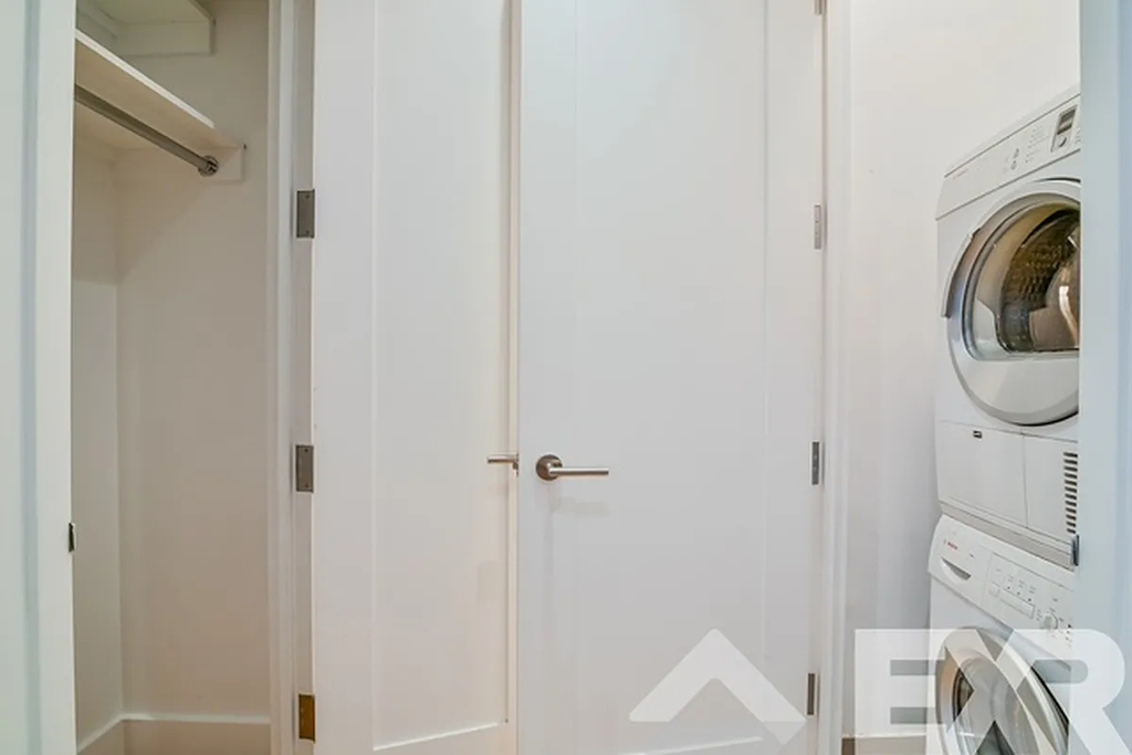140 Hope Street - Photo 3