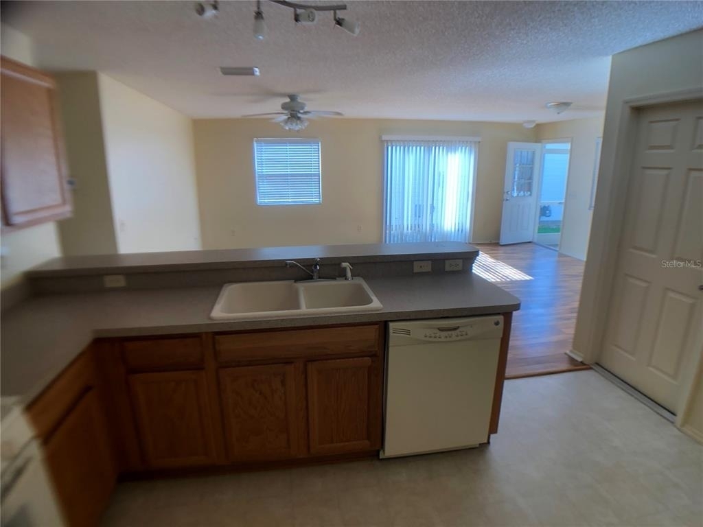 2099 Broyhill Avenue - Photo 4