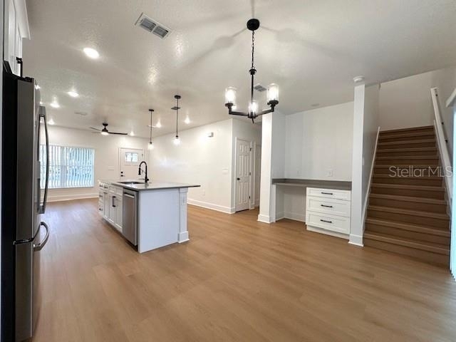 250 E Collins Street - Photo 4