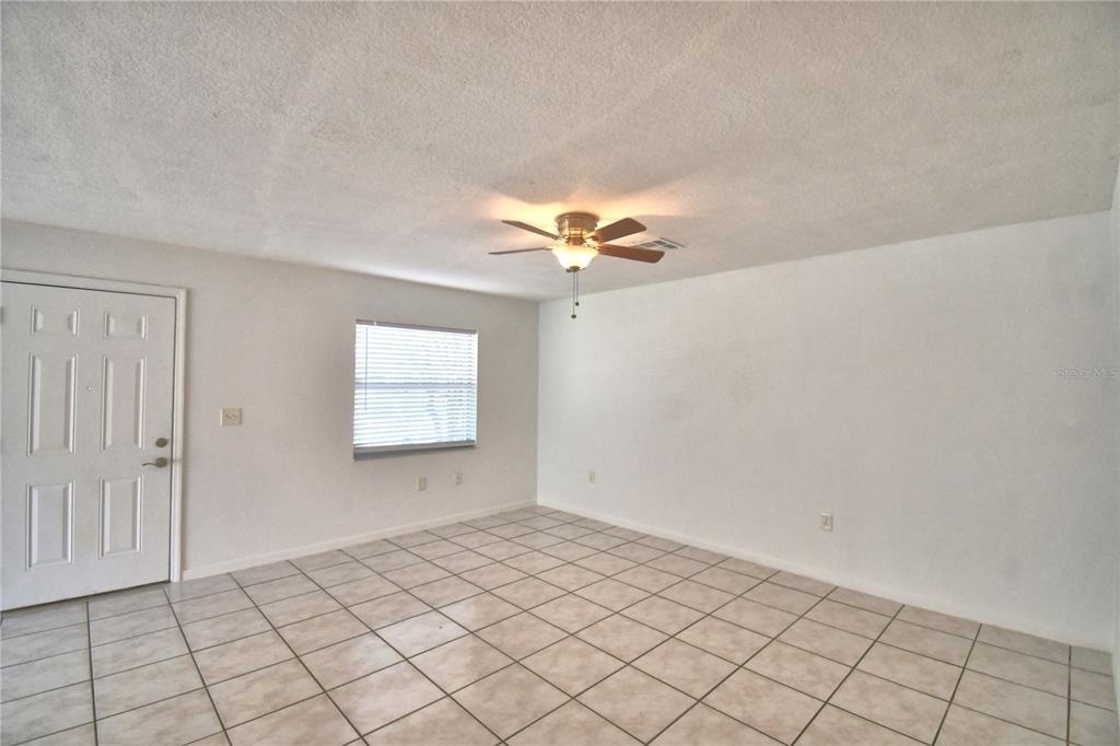 914 Grape Avenue - Photo 2