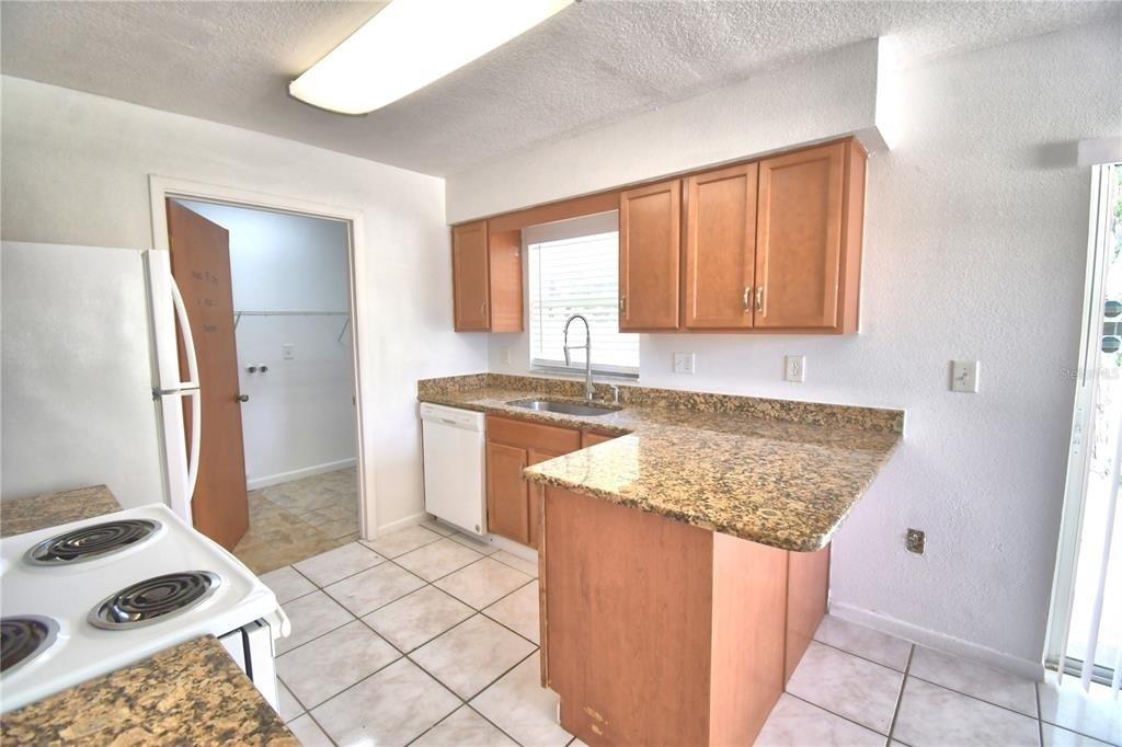 914 Grape Avenue - Photo 10