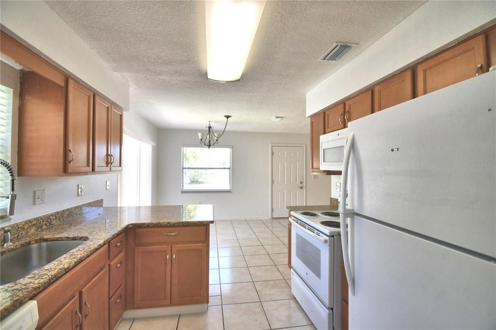 914 Grape Avenue - Photo 13