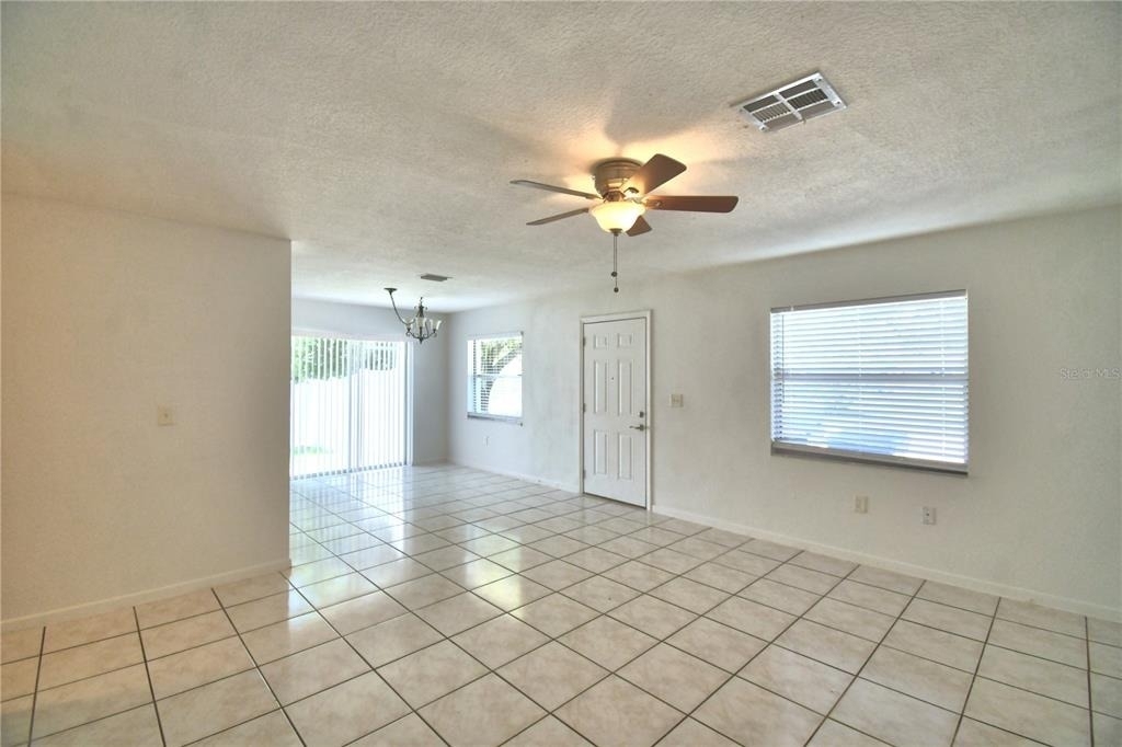 914 Grape Avenue - Photo 3