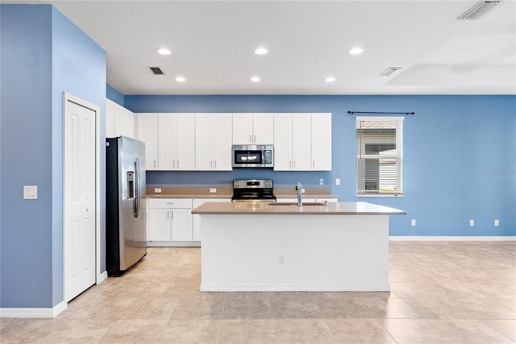 8561 Whispering Street - Photo 4