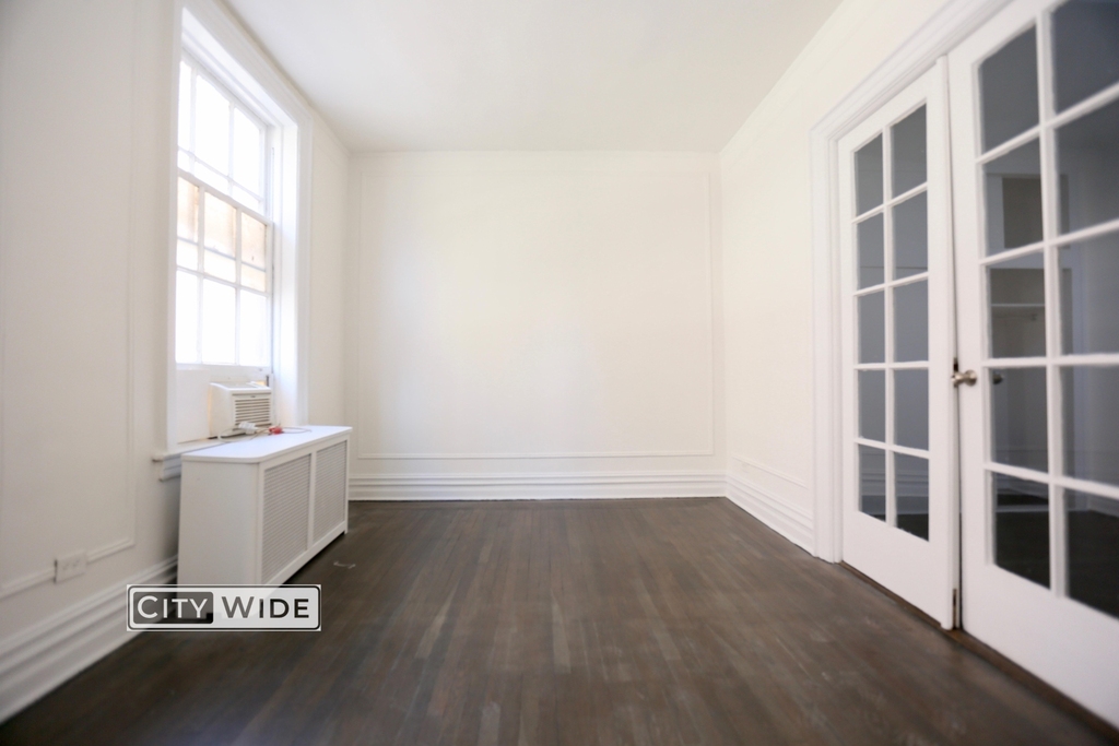 1045 Lexington Avenue - Photo 0