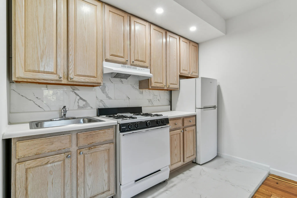 920 Riverside Drive - Photo 6