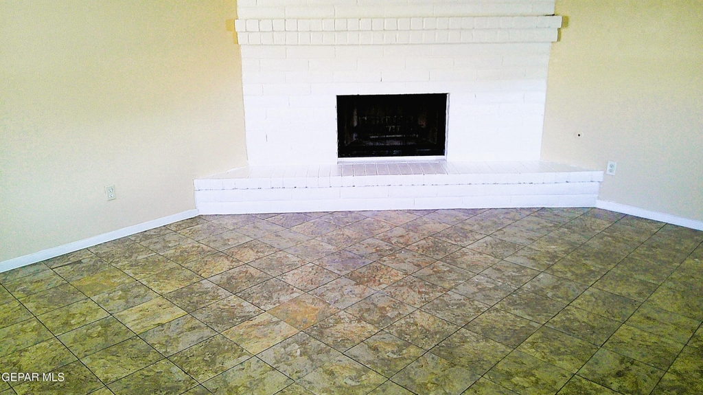 3022 E Glen Drive - Photo 3