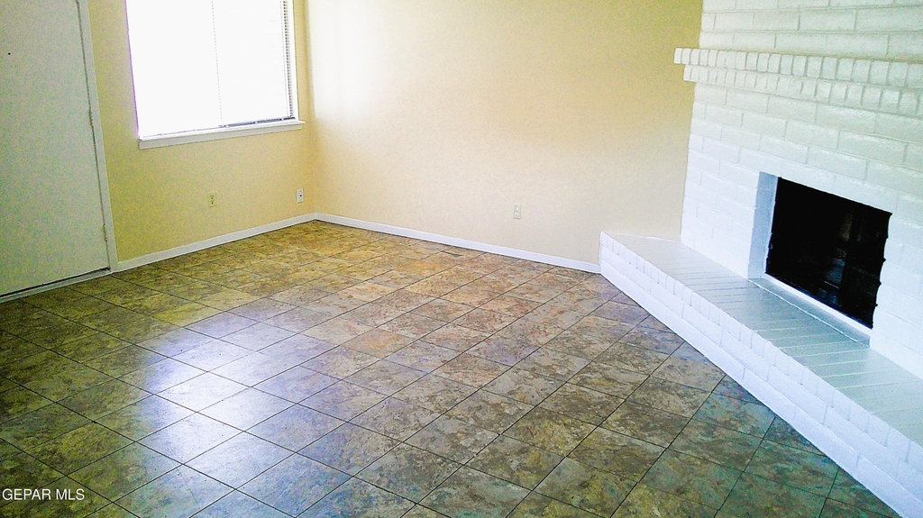 3022 E Glen Drive - Photo 1