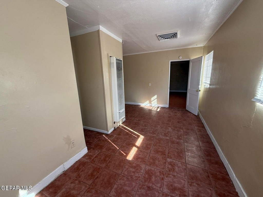 2825 Grant Avenue - Photo 3