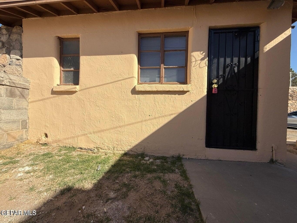 2825 Grant Avenue - Photo 0