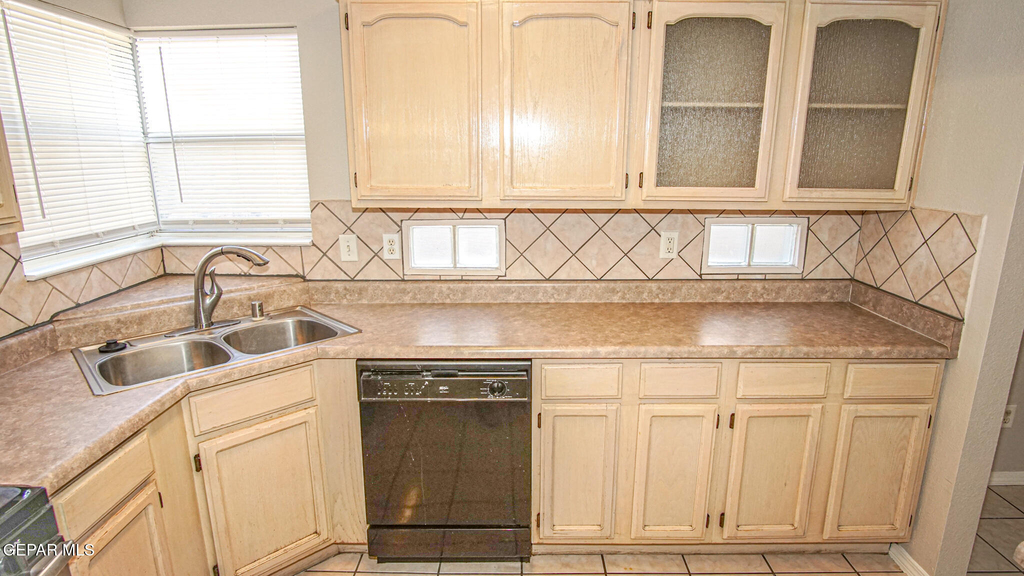 7481 Umbria Drive - Photo 11