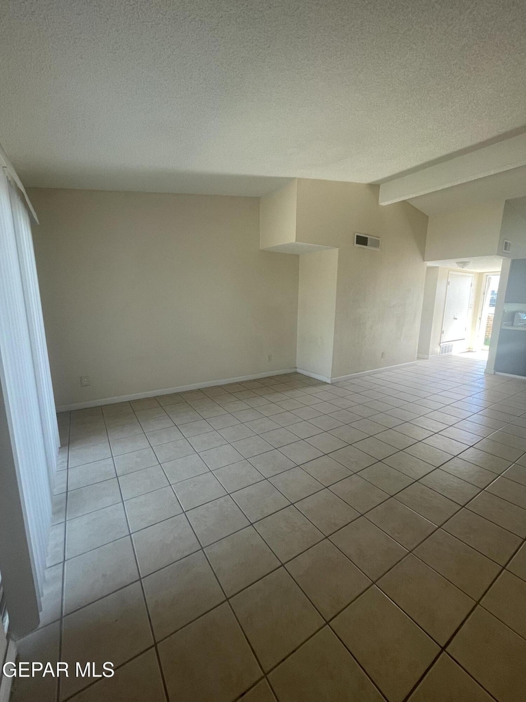 815 Silvestre Road - Photo 4