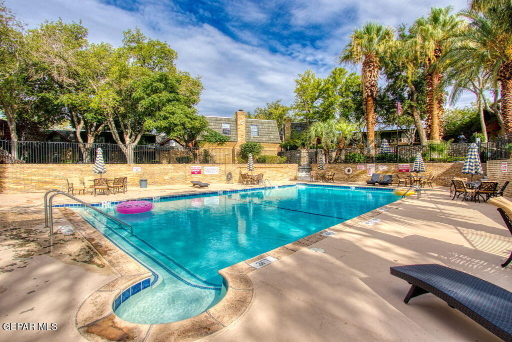 350 Thunderbird Drive - Photo 15