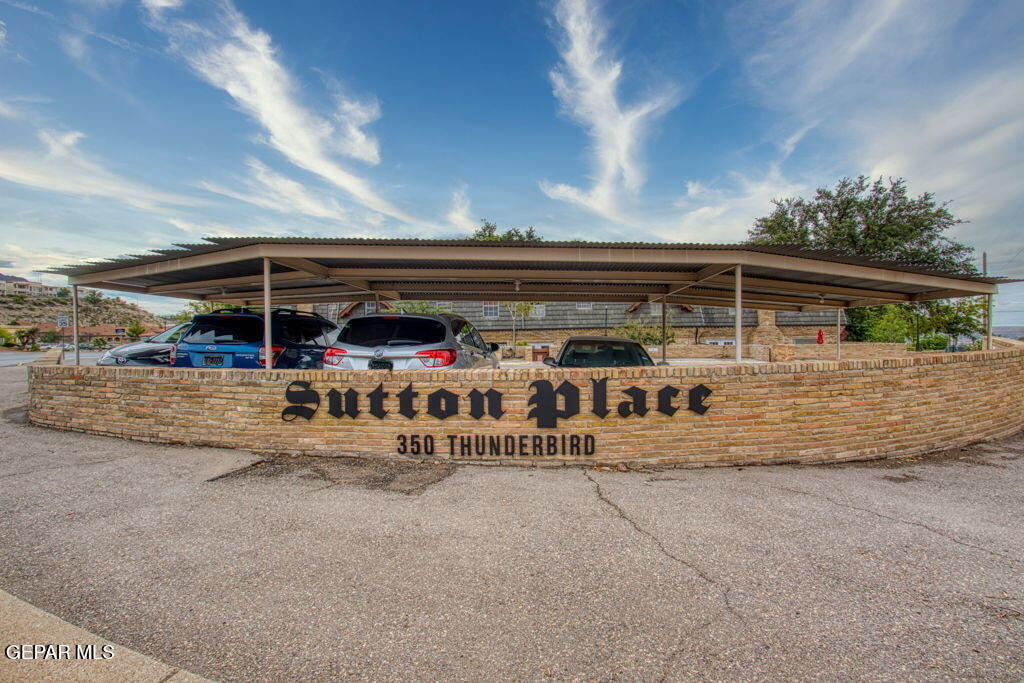 350 Thunderbird Drive - Photo 0