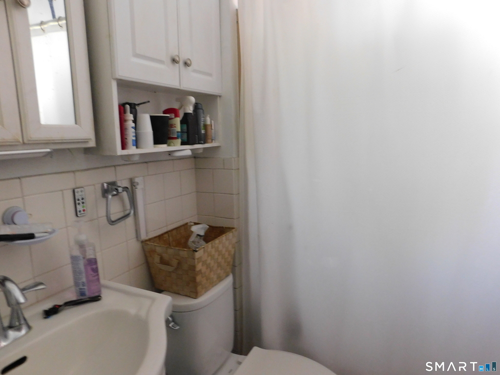 451 Circular Avenue - Photo 7