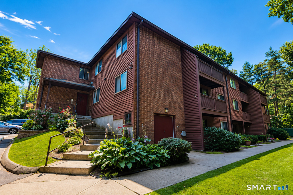 27 Harrison Street - Photo 1