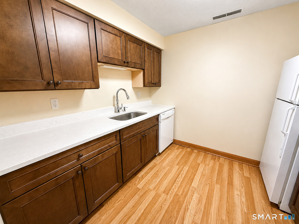 27 Harrison Street - Photo 8