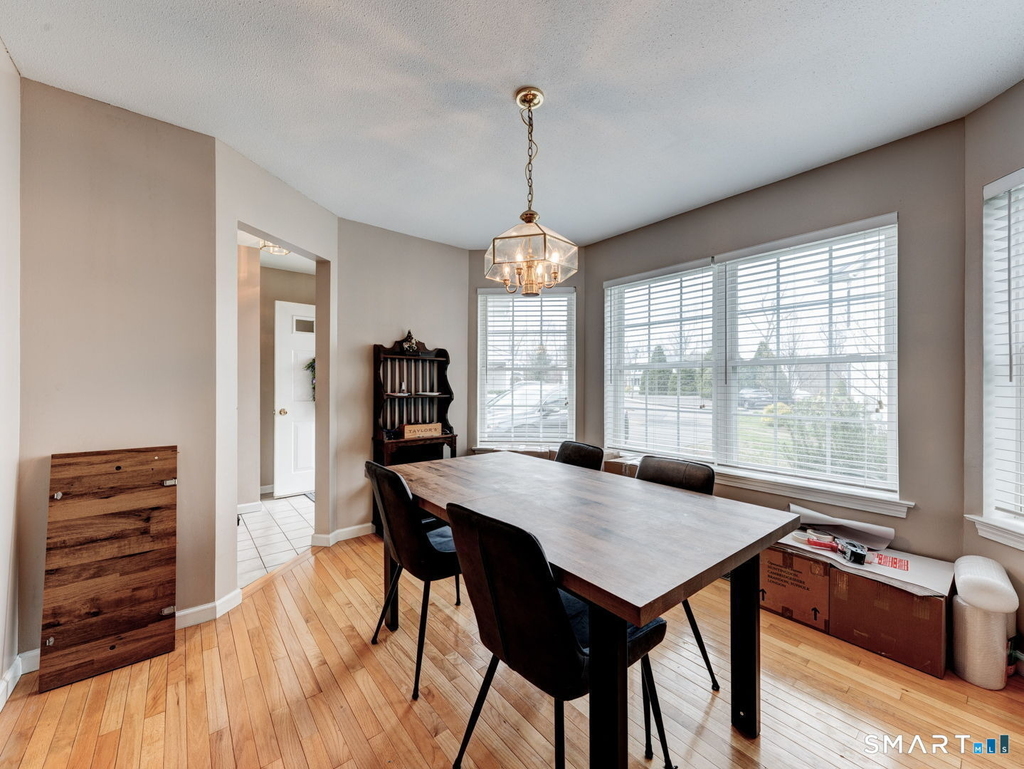 47 Tunxis Street - Photo 4