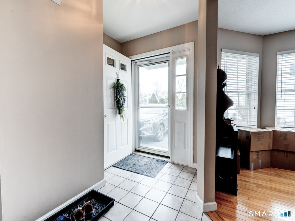 47 Tunxis Street - Photo 2