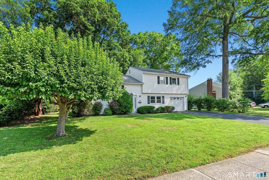 36 Fuller Drive - Photo 2