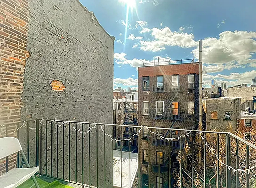 212 East 10th Street - Photo 10