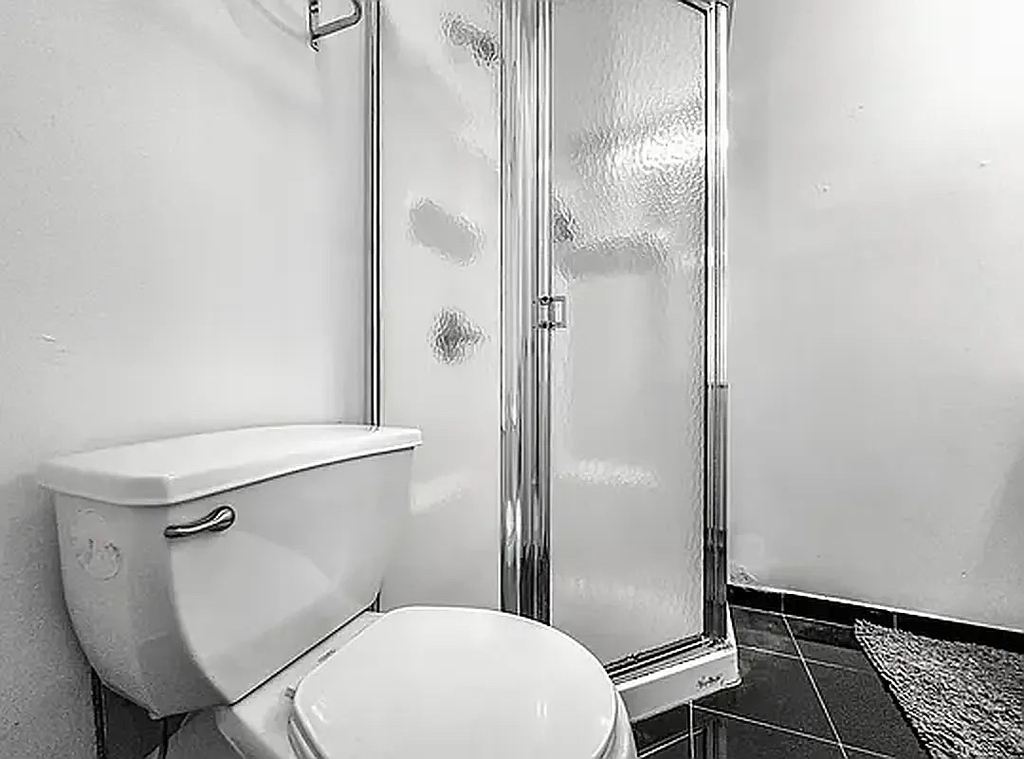 212 East 10th Street - Photo 9